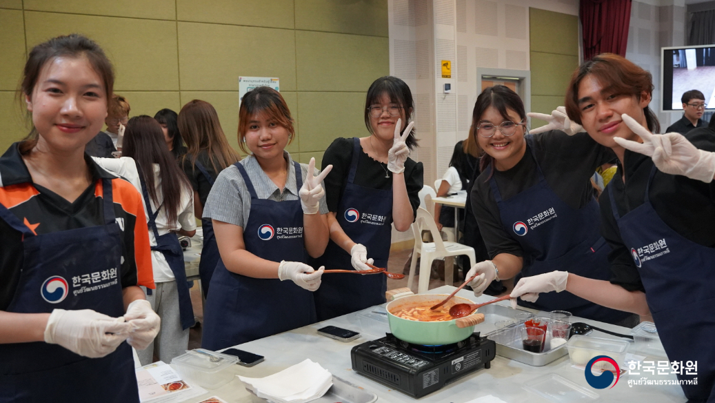 탐마삿대학교 한국어학과 한국문화 체험행사